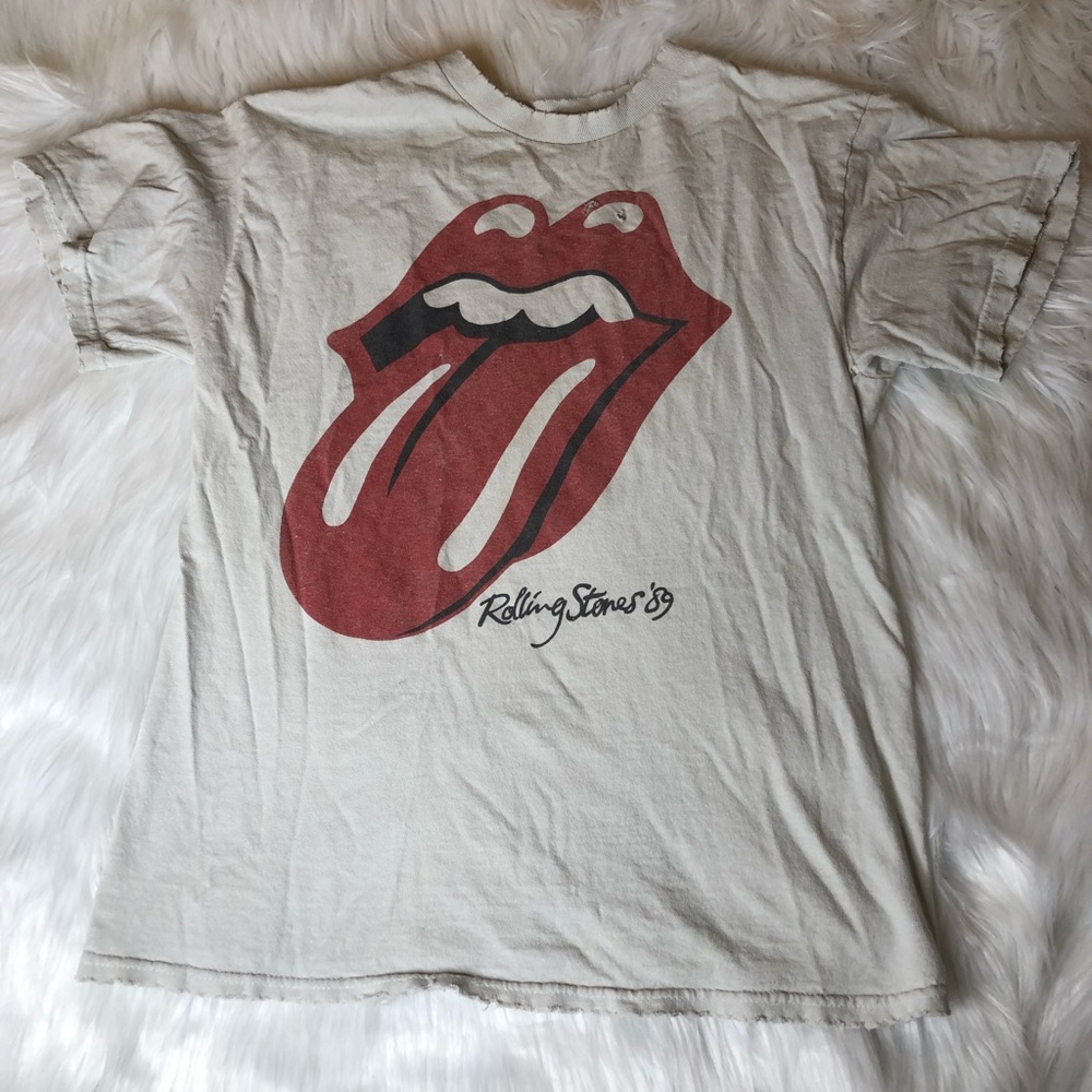 distressed brandy melville t-shirt